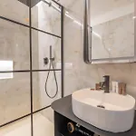 Maria Cristina Boutique ترييستي